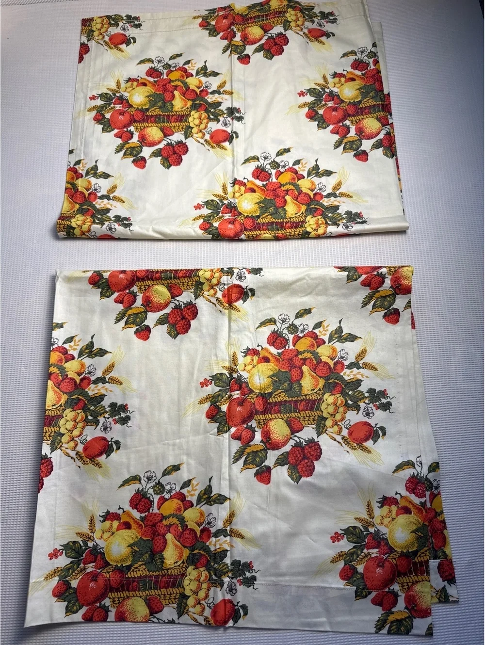 Vintage 1960’s Fruitty Basket Pattern Kitchen Curtains Set